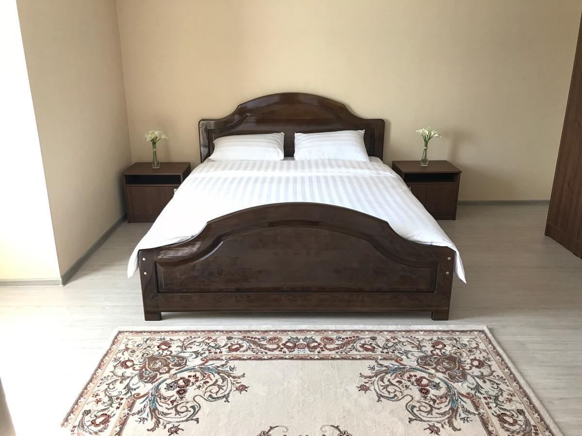 Nomad Hotel Karakol Ngoại thất bức ảnh